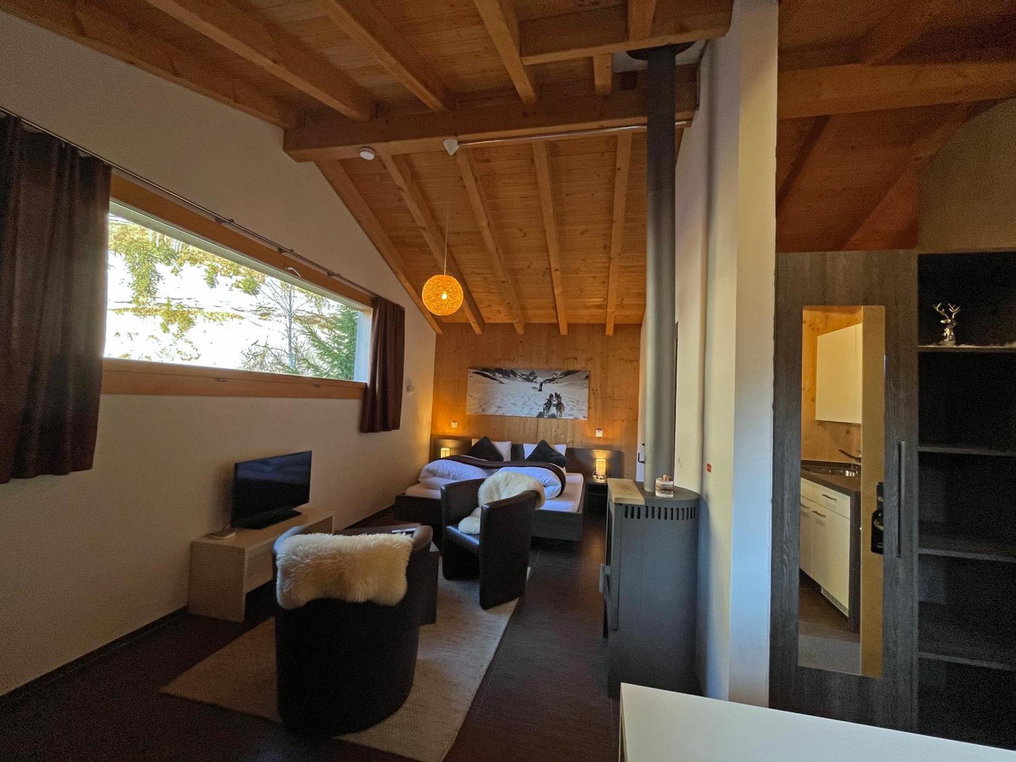 Huettenhotel Husky Lodge Muotathal Exterior foto