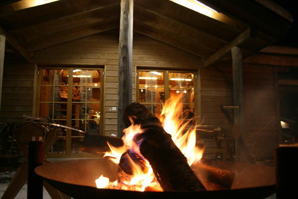Huettenhotel Husky Lodge Muotathal Exterior foto