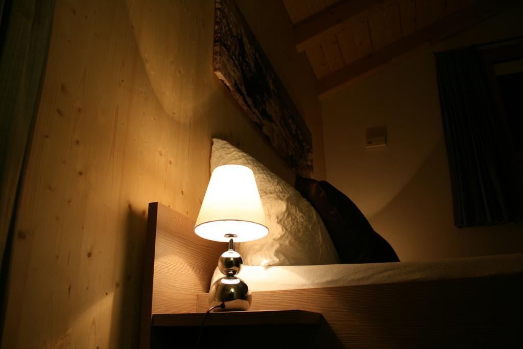Huettenhotel Husky Lodge Muotathal Cameră foto